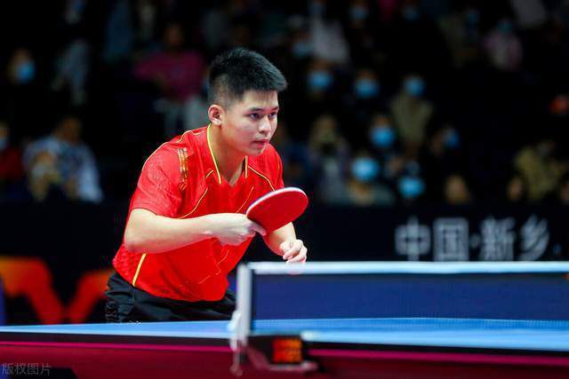关于穆里尼奥可能会在年底和俱乐部老板会面就我而言，他们甚至可以在一起度过新年！
